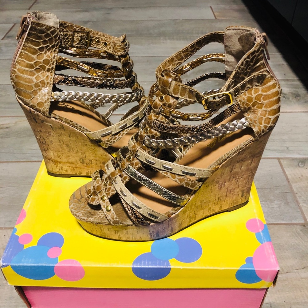 Gladiator wedges
